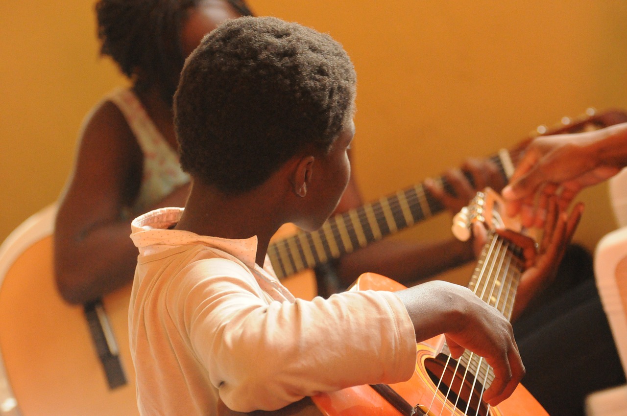 guitar, africa, black-435094.jpg